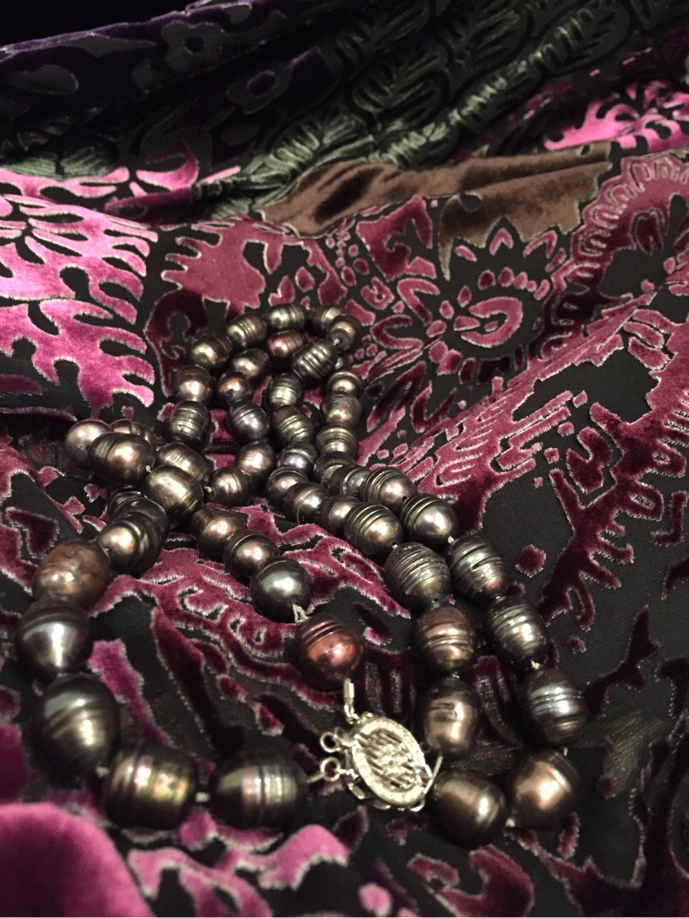 Dark Iridescent Pearl Bead Necklace - Women Jewelry